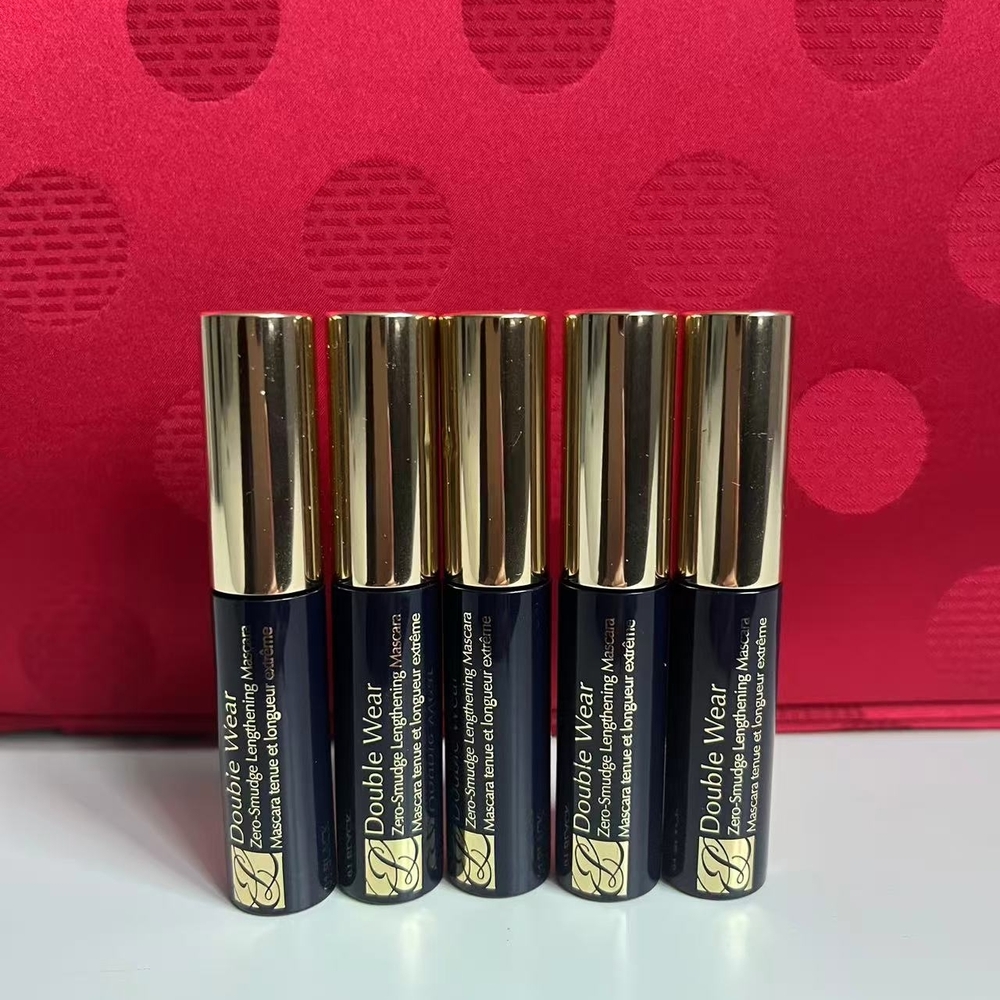 5/10$ Estee Lauder Mascara - Picture 1 of 1